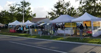 Marché St Georges des Coteaux vue rue 1