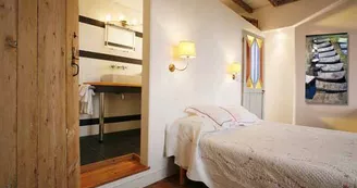 Chambres d'hôtes La Porte Rouge-The Red Door Inn