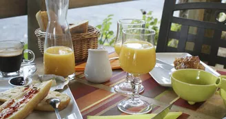 Hotel Restaurant Les Acacias