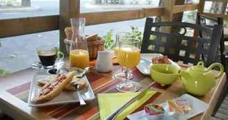 Hotel Restaurant Les Acacias