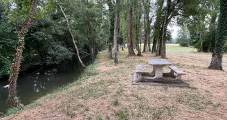 Aire de piquenique les Guédards Aire de piquenique les Guédards